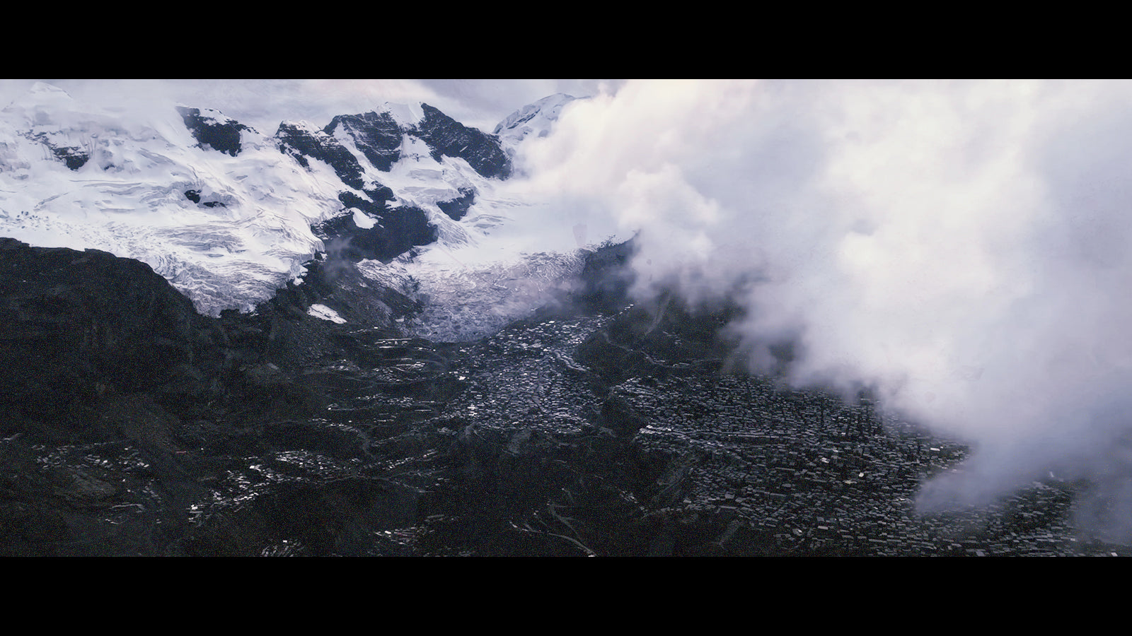 Lawless settlement at 17,000 ft